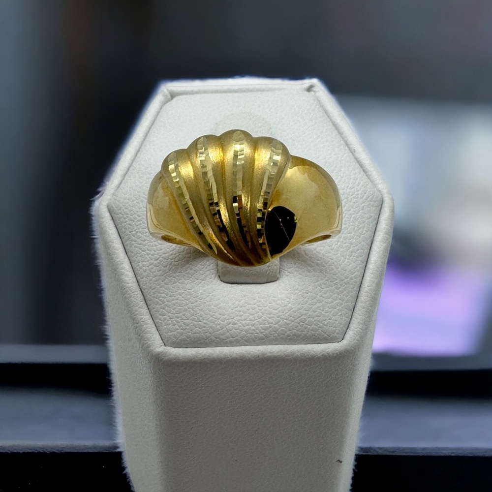 14K Yellow Gold Ring size 9 Beverly Hills Diamond Cut Scalloped Vintage 90s